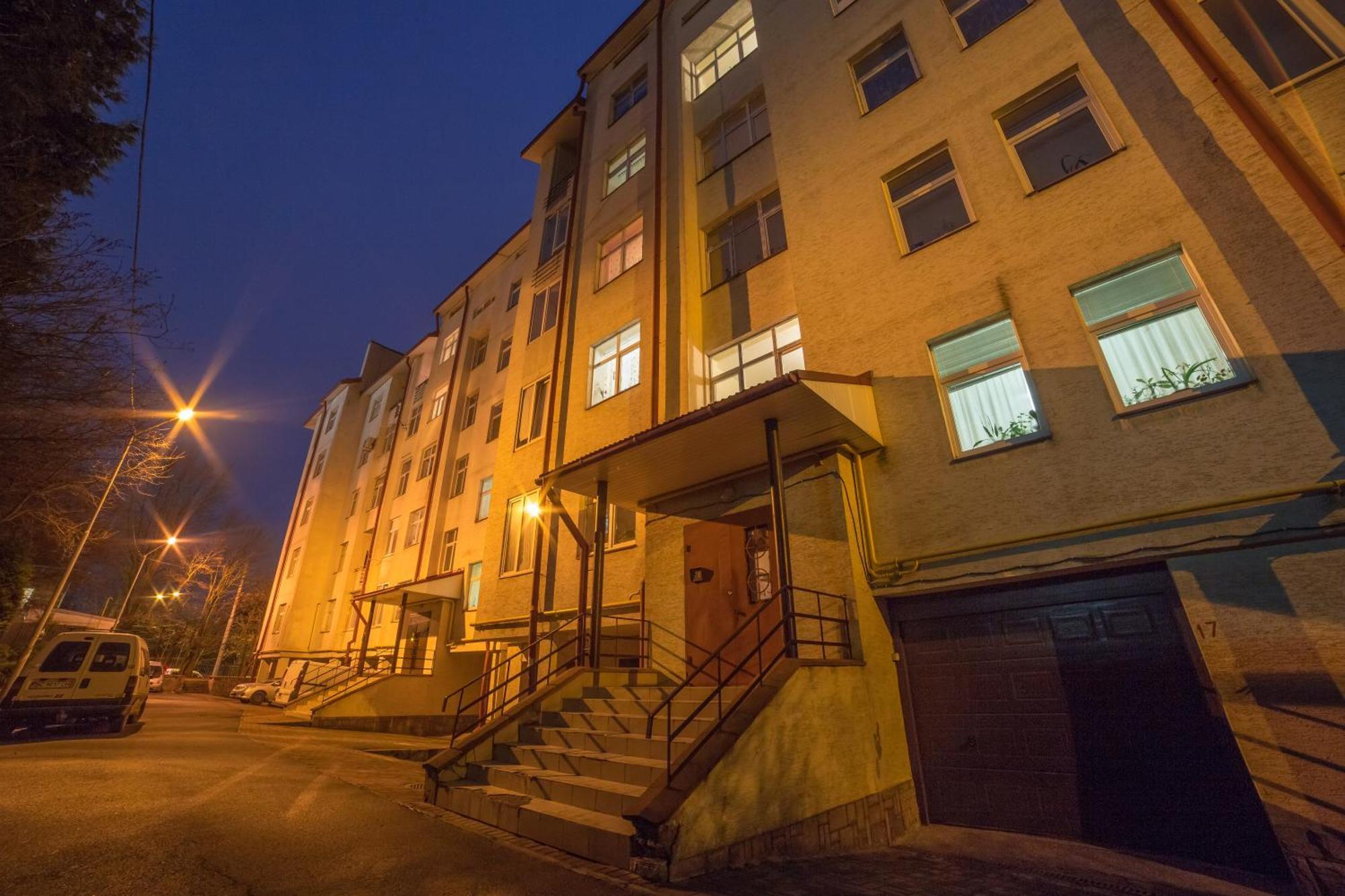 Modern Apartment On Mechnikova Street 18 Lviv Exterior foto
